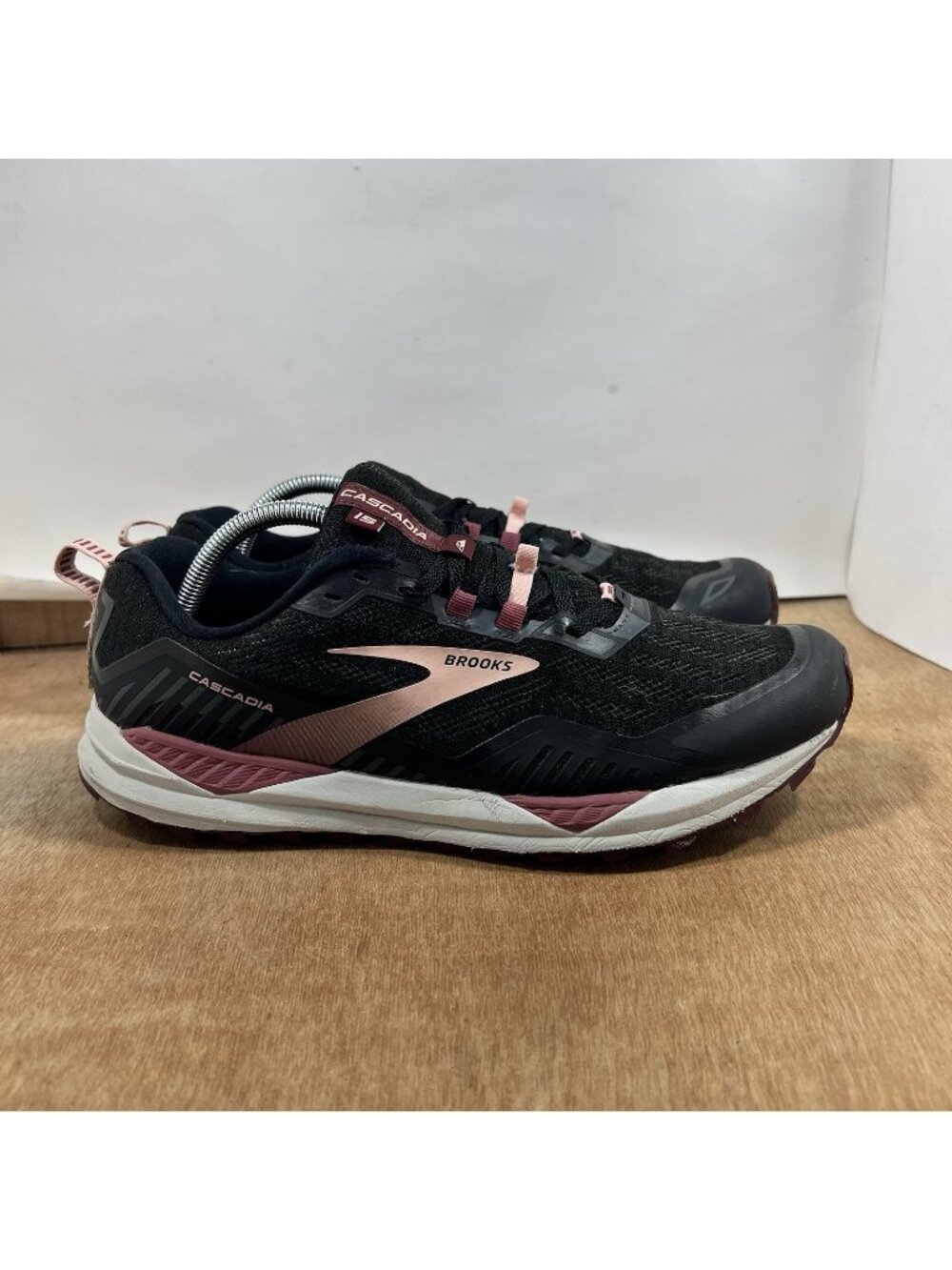 Brooks Cascadia 15 Women's Size 12 D Wide Trail Running Shoes Black